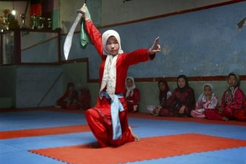 هرات: دختران هزاره در حال آموزش ورزش های رزمی