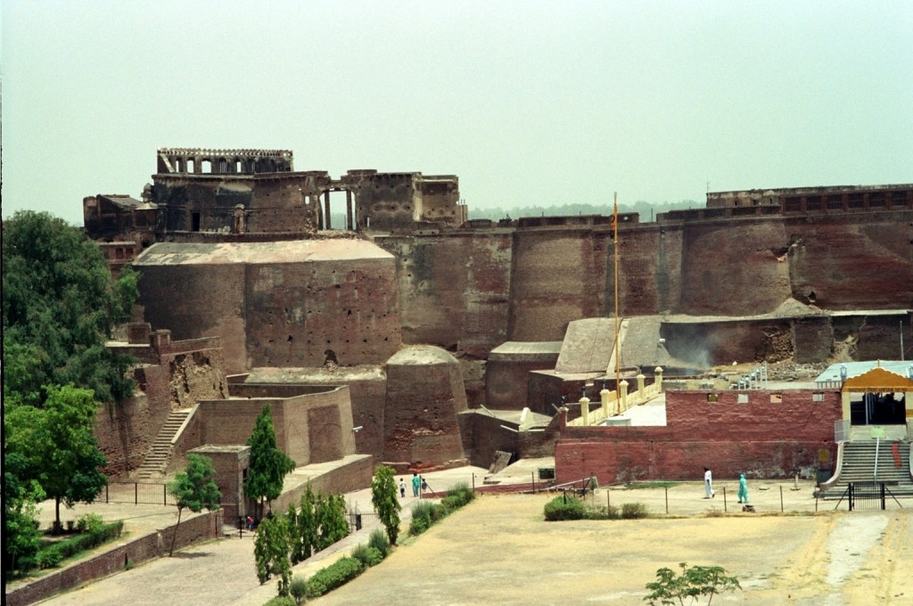 The Qila Mubarak fort at Bathinda, India was built by Kanishka.